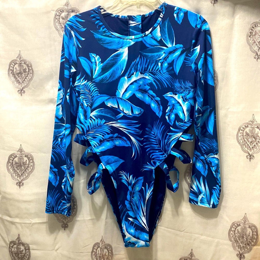FASHIONOVA LONG SLEEVE BODYSUIT SWIM WEAR CUT OUTS SCOOP NECK REAR ZIPPER SZ 1X